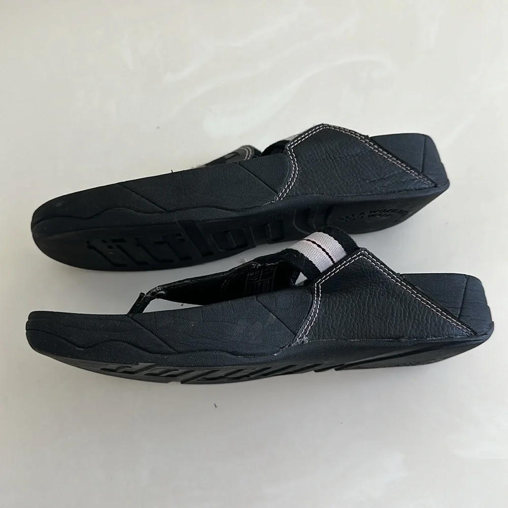 FITFLOP Thong Sandals Size 7 Black